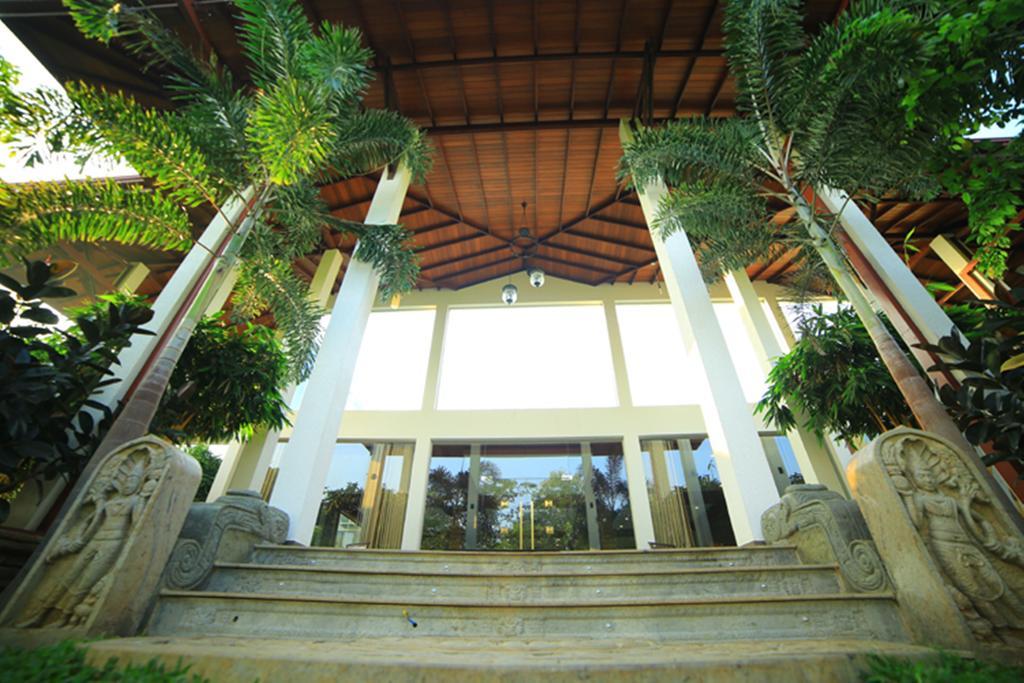 Ruins Chaaya Hotel Polonnaruwa Exterior photo